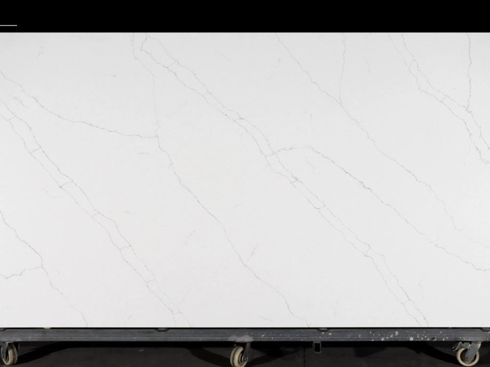 Dalle de quartz blanc Calacatta GSQ 6617-2 | Grand format pour plans de travail de cuisine et plans de toilette