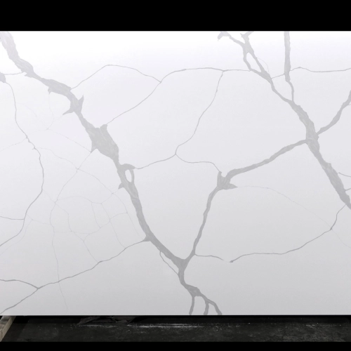 Dalle de quartz Calacatta GSQ 6702 pour plans de travail de cuisine et plans de toilette