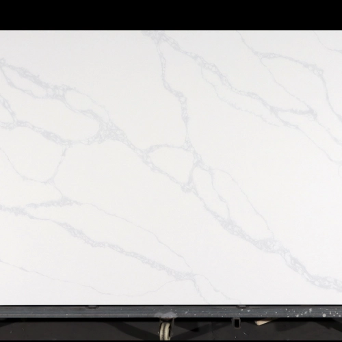 Dalle de quartz Calacatta GSQ 6899 pour plans de travail de cuisine et plans de toilette