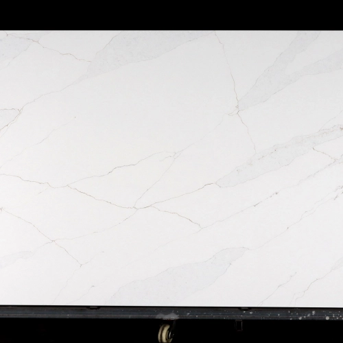 Dalle de quartz Calacatta GSQ 6914 pour plans de travail de cuisine et plans de toilette